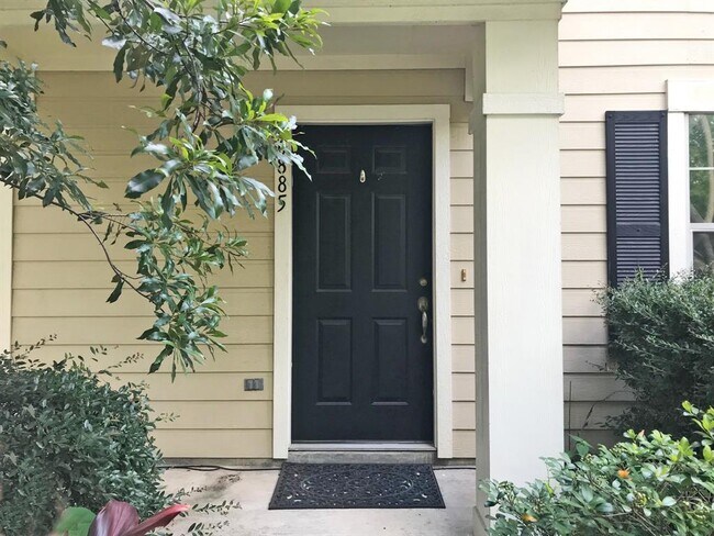 Building Photo - 26885 Kings Park Hollow Dr