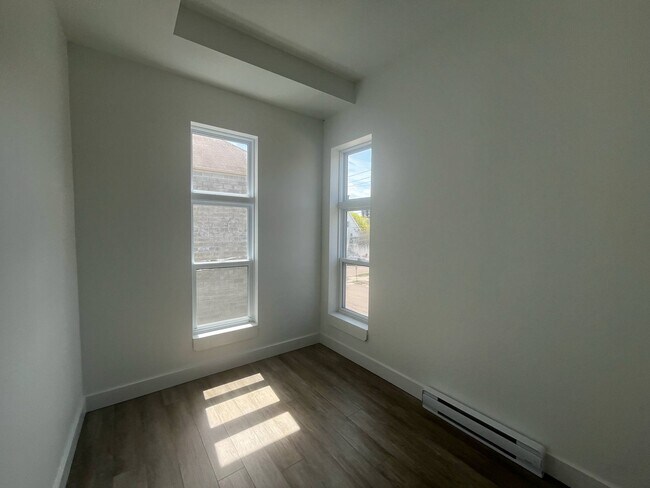 Building Photo - 87 Weldon St