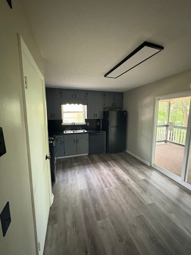 Foto del edificio - 2 Bedroom Townhome in Flowery Branch!