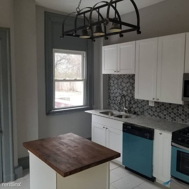 Building Photo - 3 br, 2.5 bath House - 3105 Durrell Ave