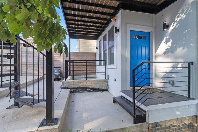 Building Photo - 1417 Montello Ave NE