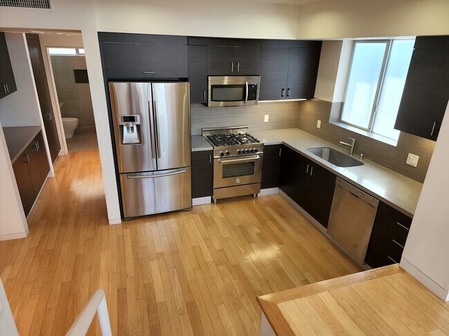 Foto del edificio - 742 N Hudson Ave