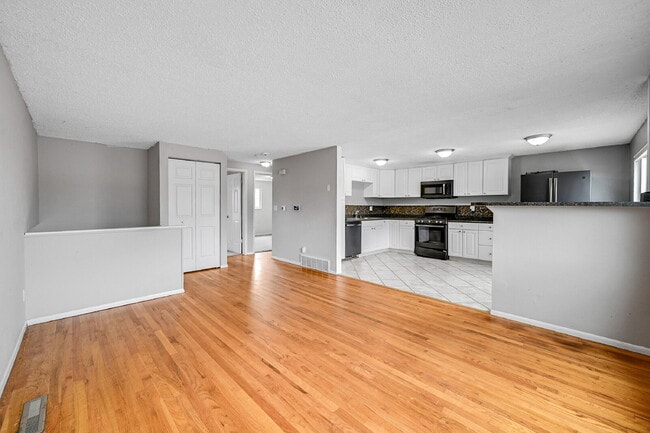 Photo - $1,895.00, 3 bed, 2 bath located in Fountain Apartment