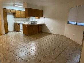 Building Photo - 4701 Beechwood St