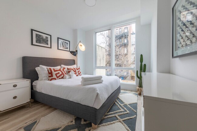 Foto del edificio - 300 Marshall Dr