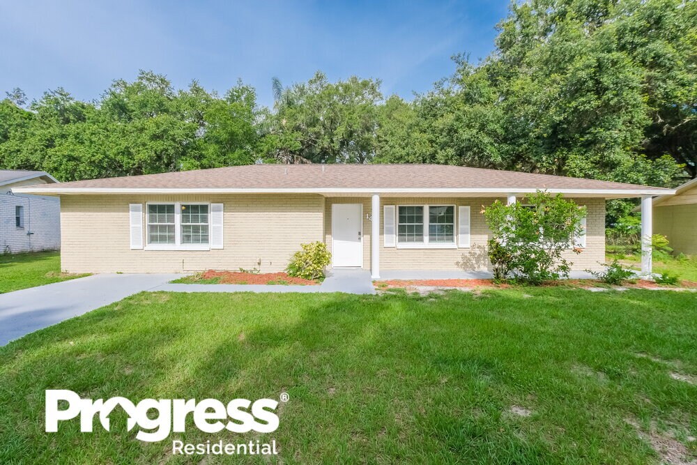 1416 Oak Valley Dr, Seffner, FL 33584 House for Rent in Seffner, FL