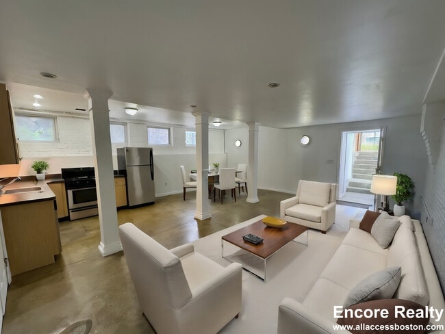 Building Photo - 72 Frankfort St