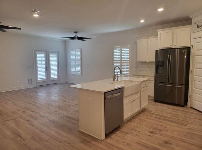 Building Photo - 59 Piper Cv