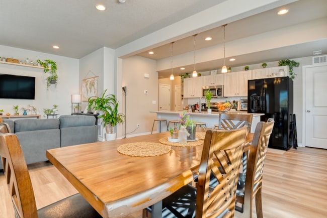 Building Photo - 7744 Bone Crk Pt