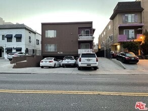 Building Photo - 428 S Wilton Pl
