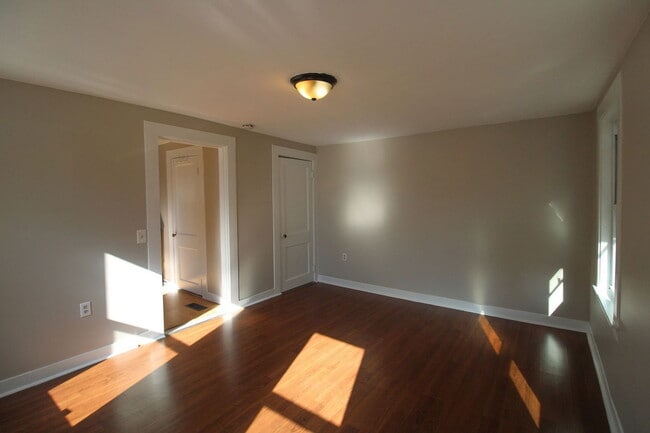 Building Photo - 46-48 E Main St