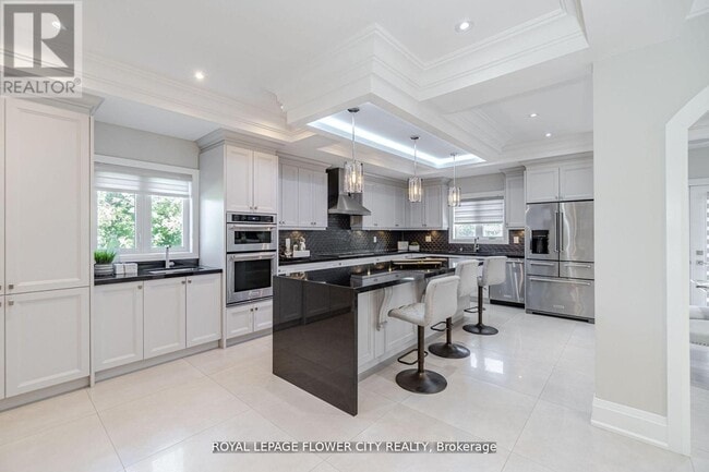 Building Photo - 36 Louvain Dr