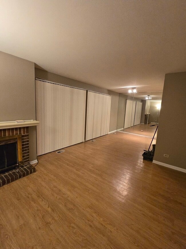 Foto del edificio - 314 Silverwood Ct