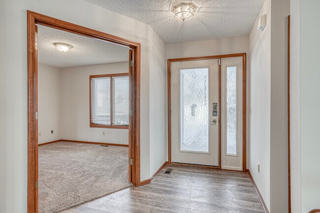 Building Photo - 8917 Snowgoose Ln