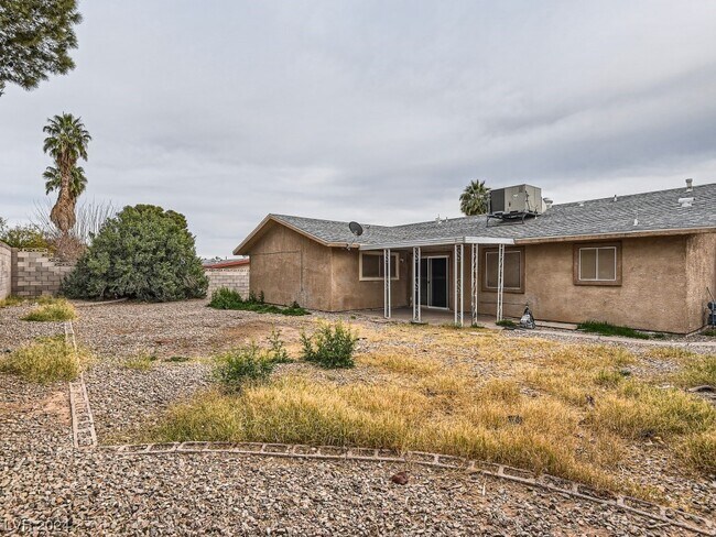 Building Photo - 4460 E Rita Dr