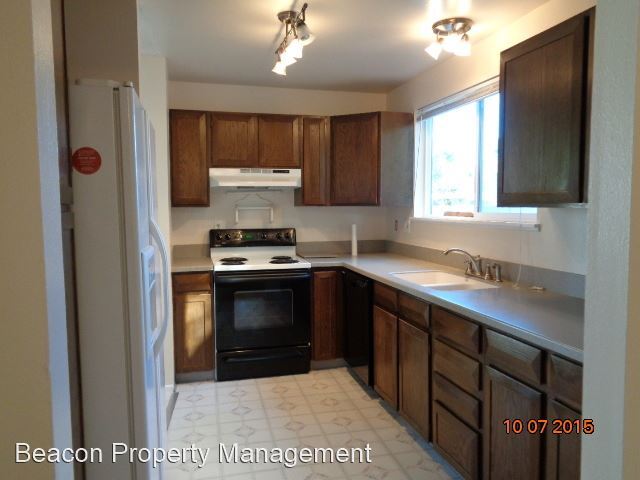 Building Photo - 3 br, 3 bath House - 3688 E. 118th Way