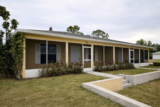 Building Photo - 4708 Golfview Blvd