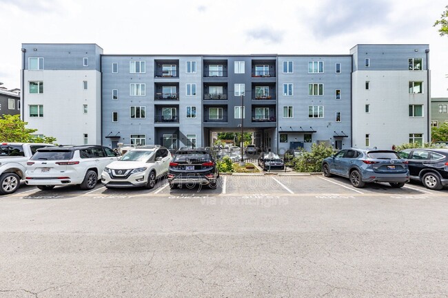 Foto del edificio - 1041 E Trinity Ln