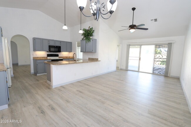 Foto del edificio - 4308 E Princeton Ave