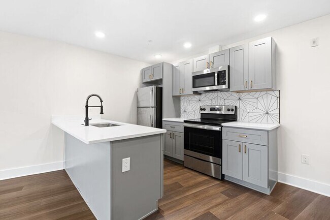 Foto del edificio - 7620 Ridge Ave