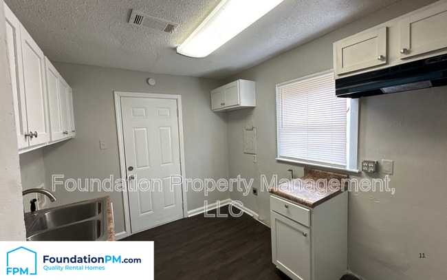 Building Photo - 1163 Gerard Pl