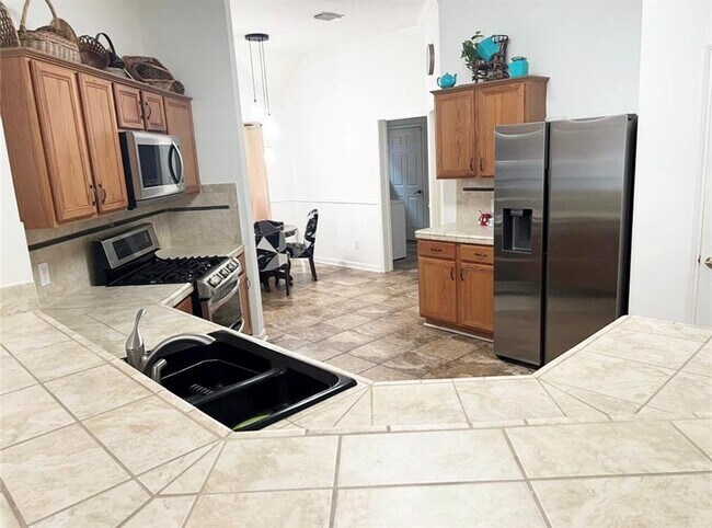 Foto del edificio - 1930 Stanford Park Ct