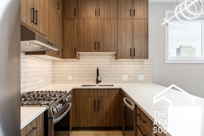 Building Photo - 3738 S Calumet Ave