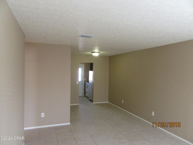 Foto del edificio - 1104 W 19th Ct