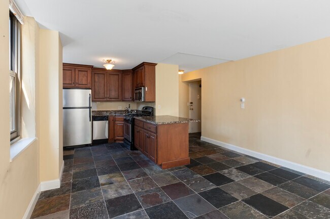 Foto del edificio - 253 E Delaware Pl
