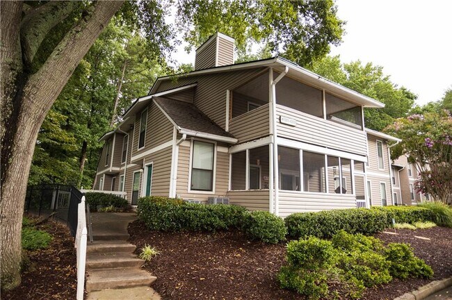 Building Photo - 1202 Wynnes Ridge Cir SE