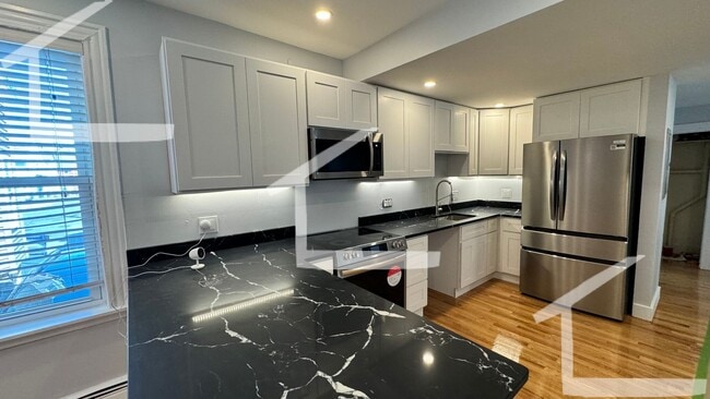 Building Photo - HOT ALLSTON LISTING!!!!