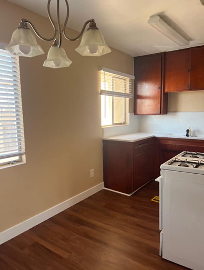 5919-5925 Crenshaw Blvd. Los Angeles, CA 9... - 5919-5925 Crenshaw Blvd. Los Angeles, CA 9... Apartment