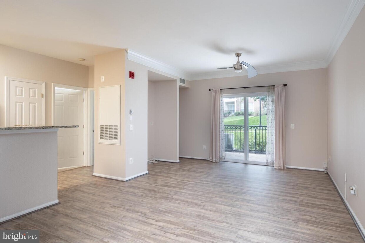Foto principal - 1580 Spring Gate Dr.