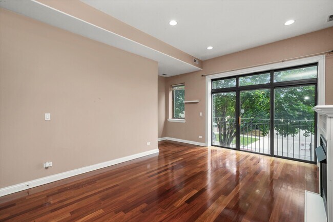 Living Room - 1602 N Nagle Ave