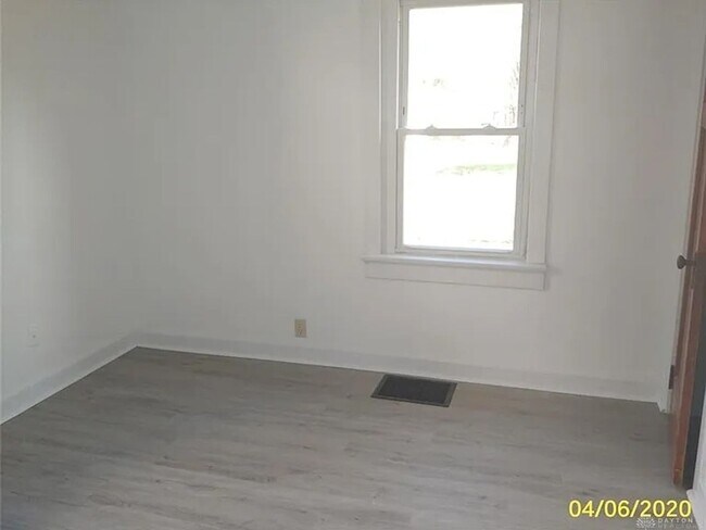 Building Photo - Charming 3BR House in Dayton
