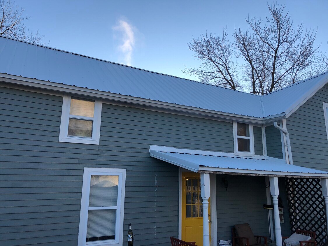 Primary Photo - 330 W Marshall Ave