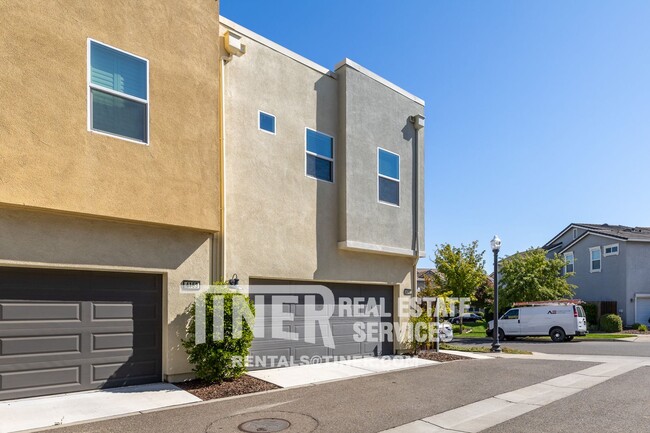 Building Photo - 4152 Rotor Ln