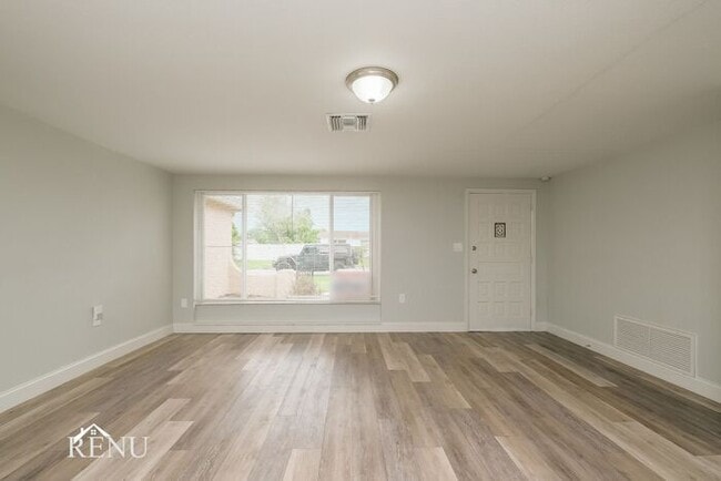 Foto del edificio - 1649 Dartmouth Drive