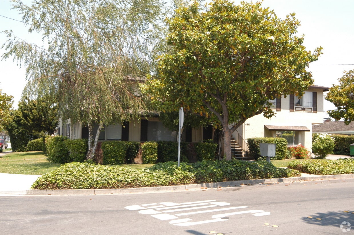 Primary Photo - 4641 Parkwest Dr
