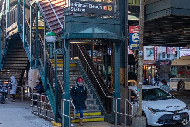 The Brighton Beach Q train makes local stops between Brooklyn and Manhattan.