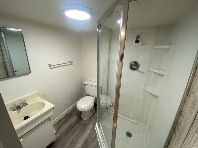 Building Photo - 1203 11th St