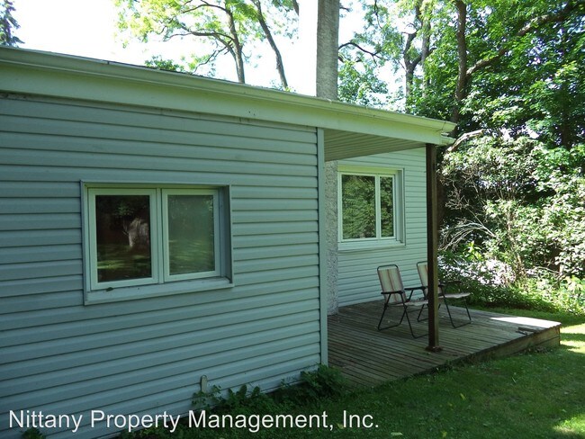 Building Photo - 2 br, 1 bath House - 294 E. Pine Grove Road