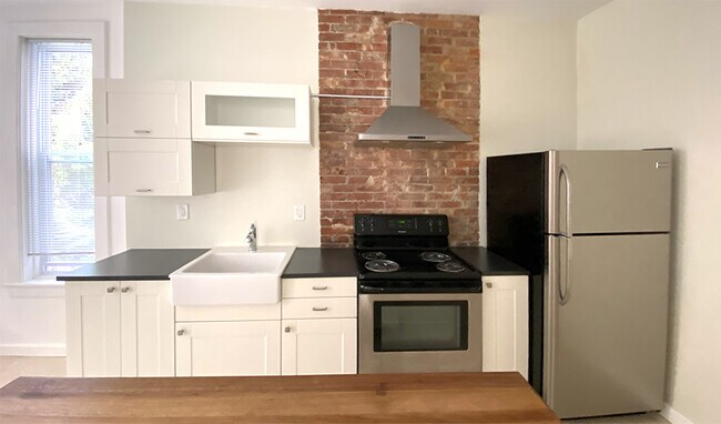Building Photo - 183 4th St