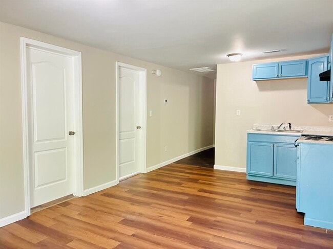 Building Photo - 506 Bonny St