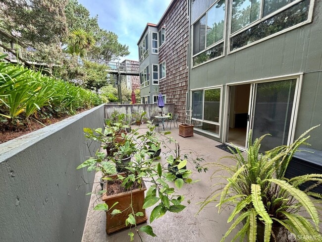 Building Photo - 5160 Diamond Heights Blvd