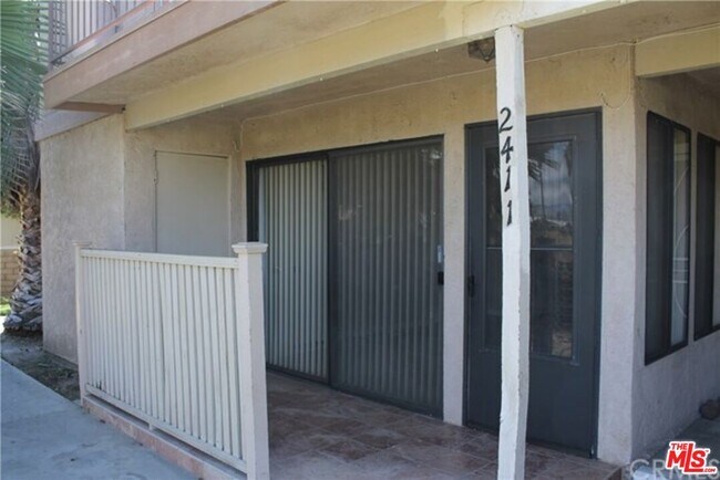 Foto del edificio - 2411 W Acacia Ave