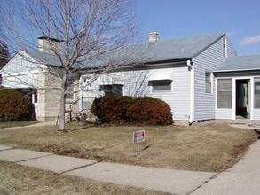 Building Photo - 1504 W Gate Pkwy