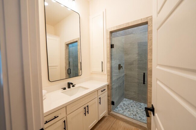 Foto del edificio - 3229 E Grimes St