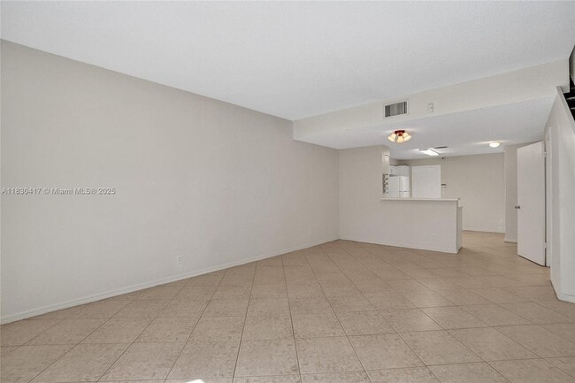 Building Photo - 1210 Sorrento Dr