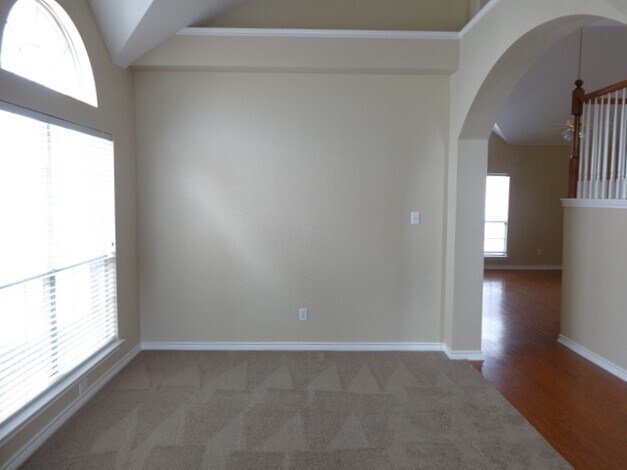 Foto del edificio - 6012 Portridge Drive